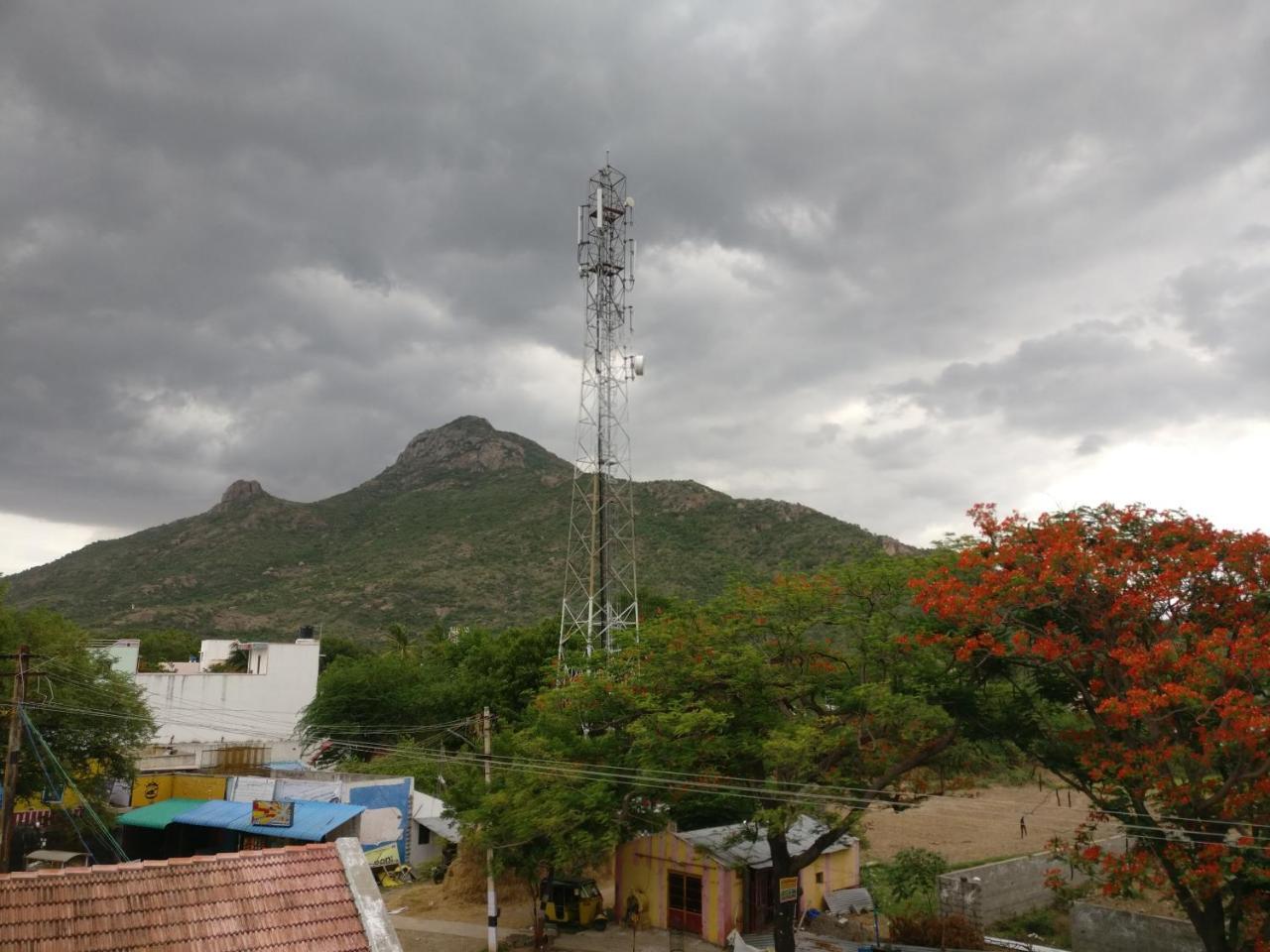 Selvalakshmi Restaurant And Lodge ติรุวันนามาลัย ภายนอก รูปภาพ
